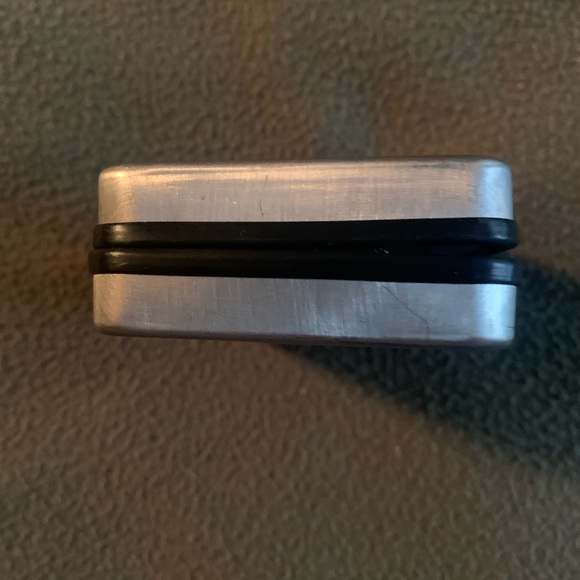 Stafford Men’s cuff links. Black and silver. Do not appear to have been used. - Picture 7 of 10